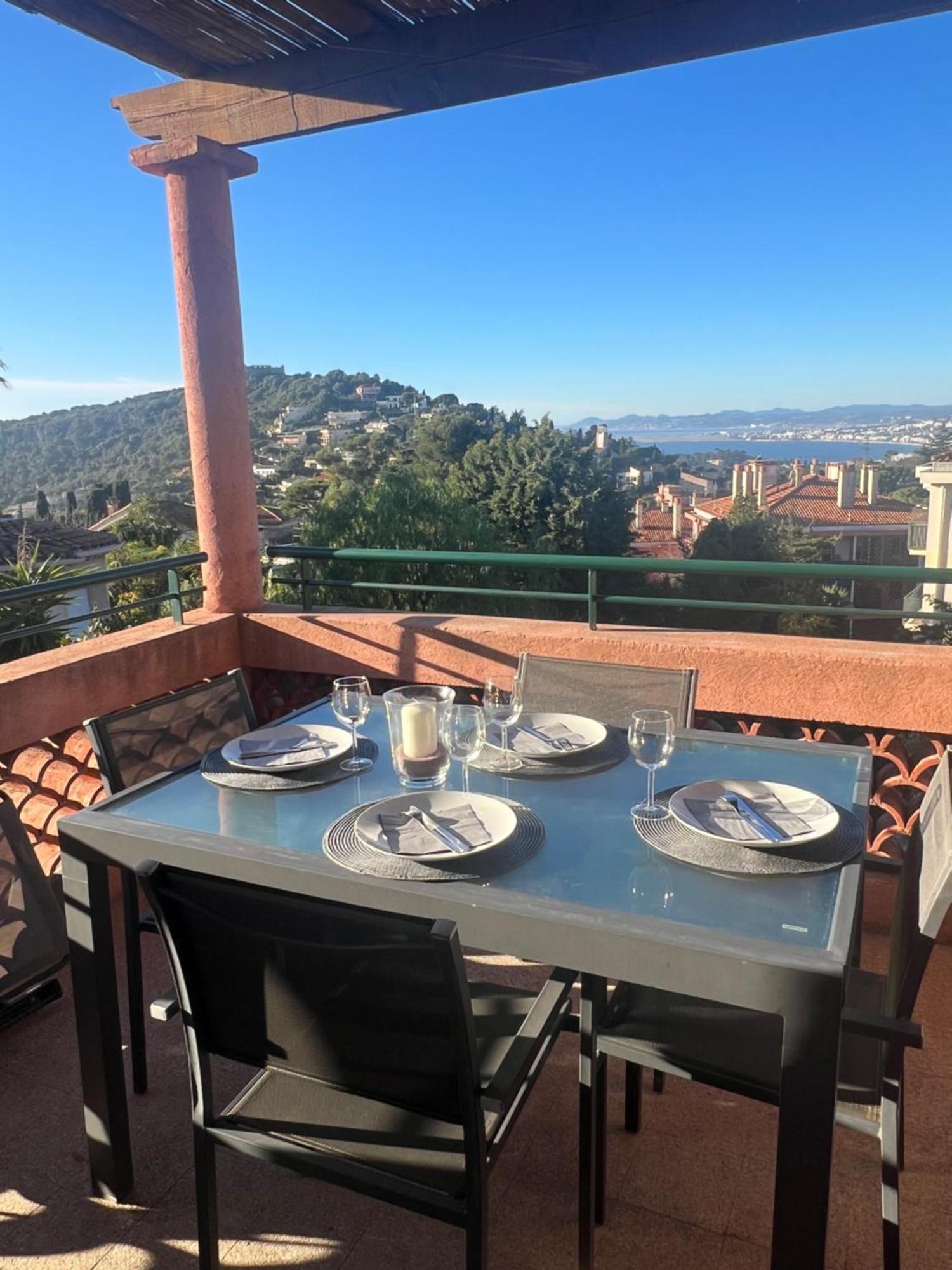 Agréable 3 pièces climatisé avec vue mer et parking Villefranche-sur-Mer Esterno foto